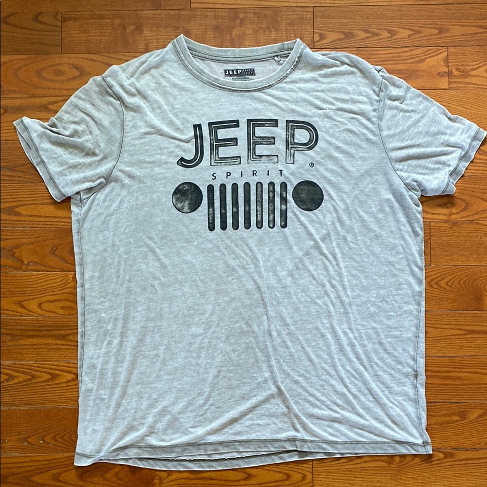 Lucky Brand Jeep XXL men’s  Gray Short Sleeve Tee with Iconic Design